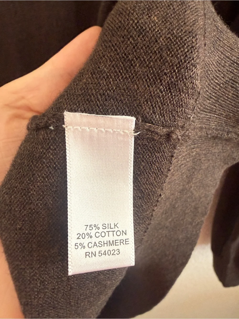 Banana Republic Men’s Brown Silk, Cotton & Cashmere Luxury Blend V-Neck Sweater